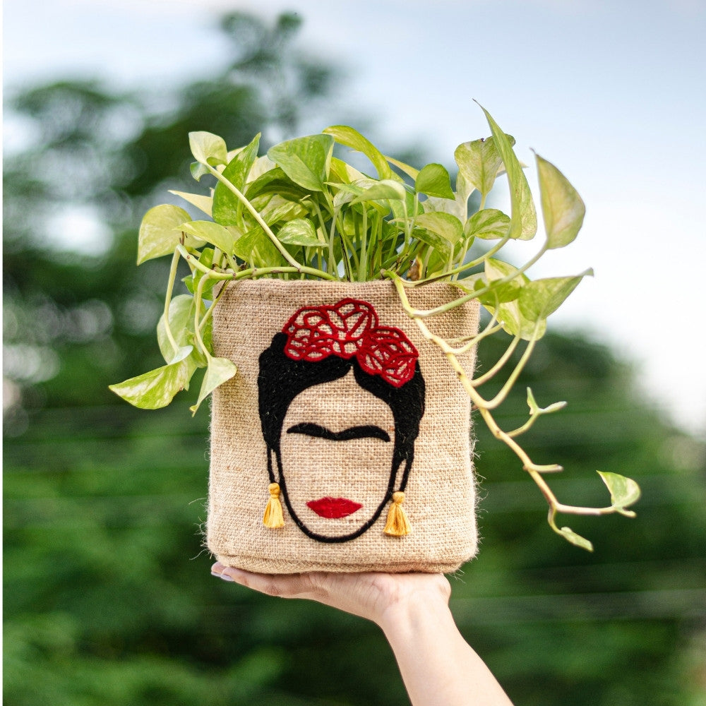 Planters & Garden Accessories