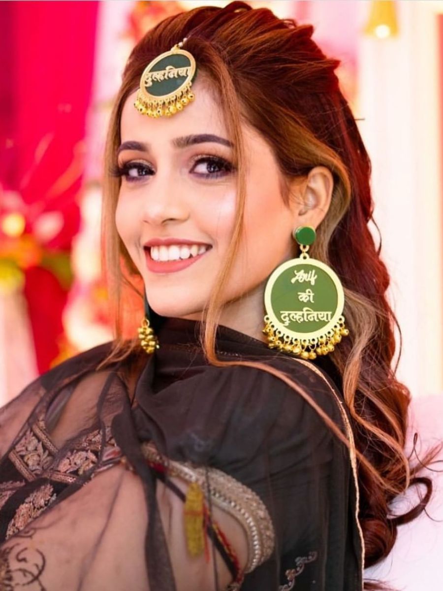 25 Trendy Indian Bridal Hairstyles - SaveDelete